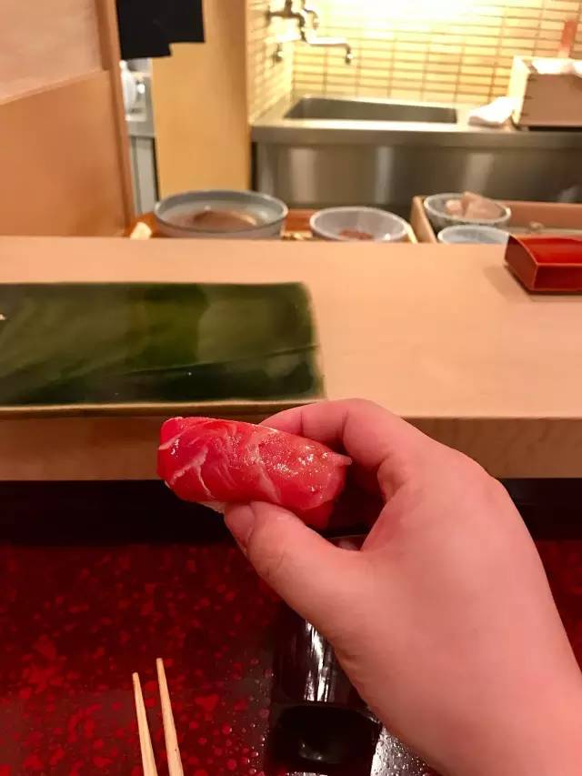 寿司之神小野二郎纪录片,寿司之神小野二郎探店