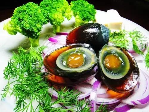 哪样的皮蛋好吃又营养又健康,皮蛋怎么做好吃有营养下火