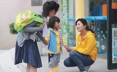 怎么对付小孩发脾气,教你怎么对付小孩子