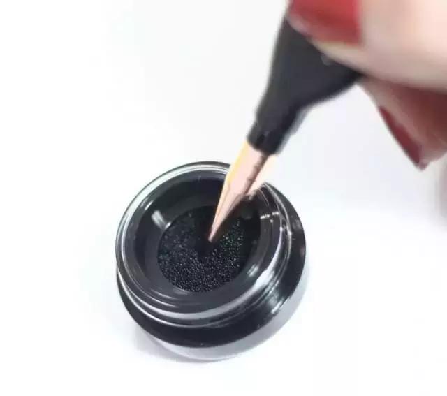 手残要怎么画眼线,手残到底怎么画眼线