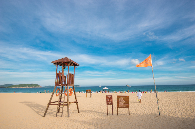 蓝天白云,椰风海韵,去三亚散散心吧