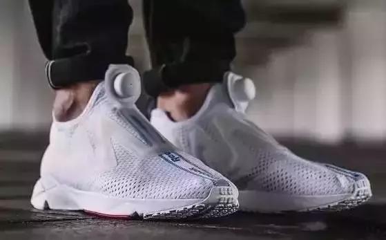 有袜套的鞋怎么搭配,适合搭白袜套的鞋