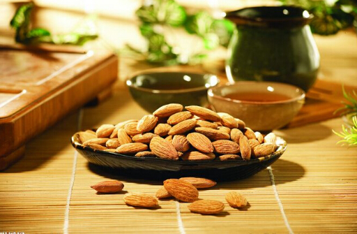 加盟零食很忙零食店大概要多少钱,开零食店加盟好还是自己进货好