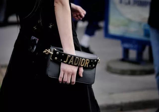 买包很简单的事,买包这辈子最开心的事