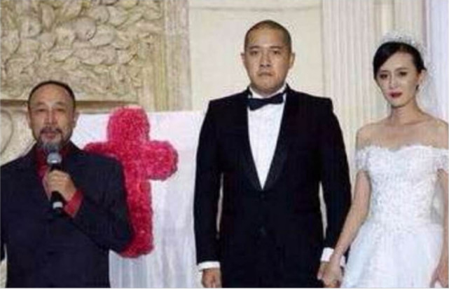 张丰毅与吕丽萍离婚,张丰毅和吕丽萍离婚正确吗