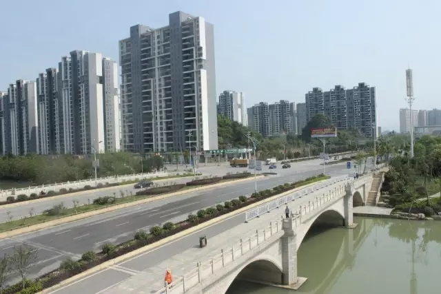 爱她就带她去三亚,爱他就带他去旅游吧