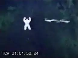 这个闯入过电视剧的UFO颠覆了人类的三观，但真相却简单得可笑