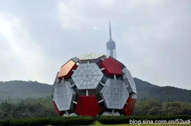 劳动公园大足球内部样子,劳动公园大足球叫什么