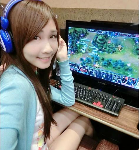 我儿子刚出生第一句话不会喊爸爸妈妈，竟然只会喊德玛西亚！