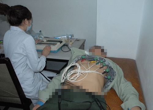 胸部上方有包块是怎么回事,胸部包块有回声