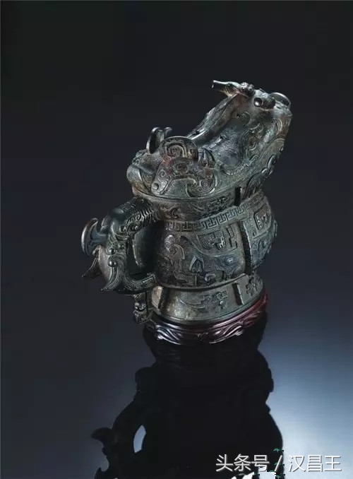 青铜器上的假锈如何鉴别,碱水能鉴别青铜器的锈的真假吗