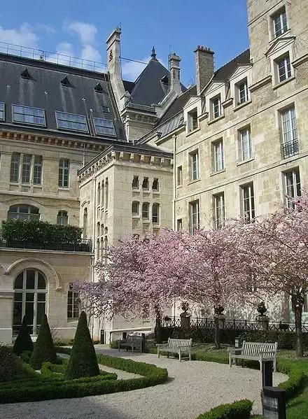 一个21岁就去世了的年轻人，开创了现代代数学的先河