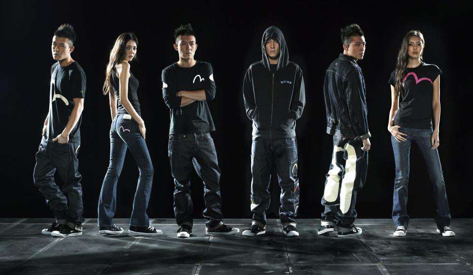 跟着这两人学穿搭，刷街名单肯定有你