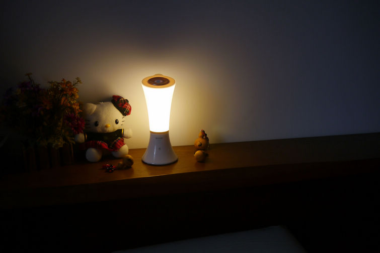 智能语音台灯小度,带闹钟功能的智能语音台灯