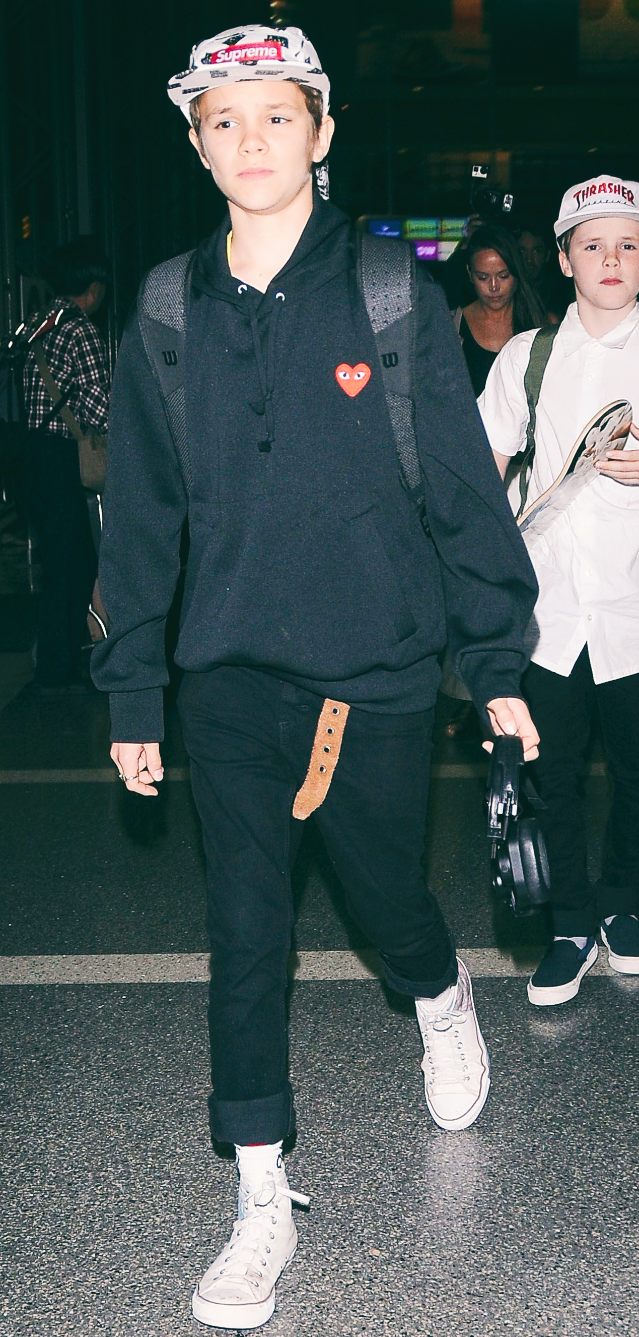 小七出街超拉风贝克汉姆家豪华保镖团紧相随