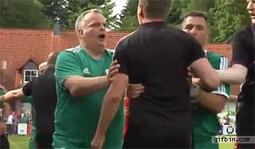 中国男足十大精彩任意球gif,足球搞笑gif网友恶搞