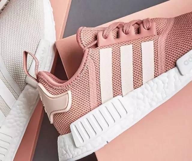 小白鞋已经out了，小粉鞋集锦，穿出公主范