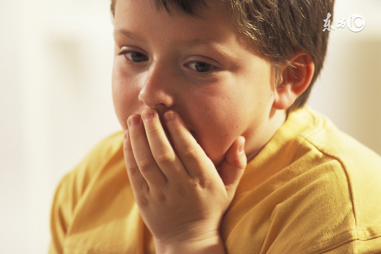 小孩在幼儿园被同学打脸了,孩子在幼儿园被别人打脸