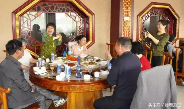 开怀一笑无忌惮,老怪小妖真齐全(红叶网老友聚会图文综合)