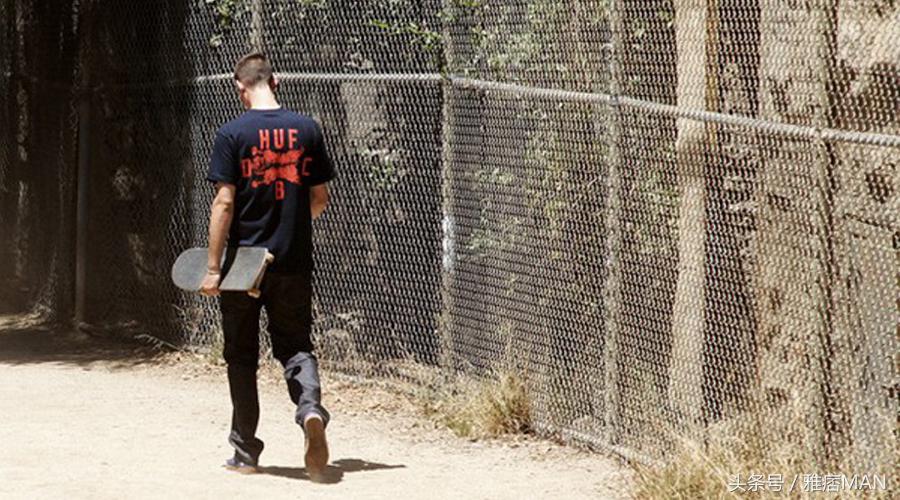 一夜爆火的服装店,年轻人喜爱的潮牌有哪些