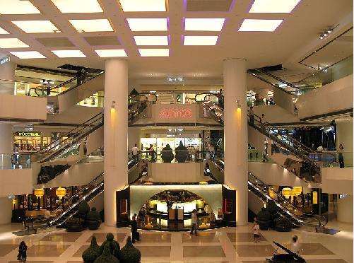 想买包包去香港还是澳门买划算,香港旅游必买包包