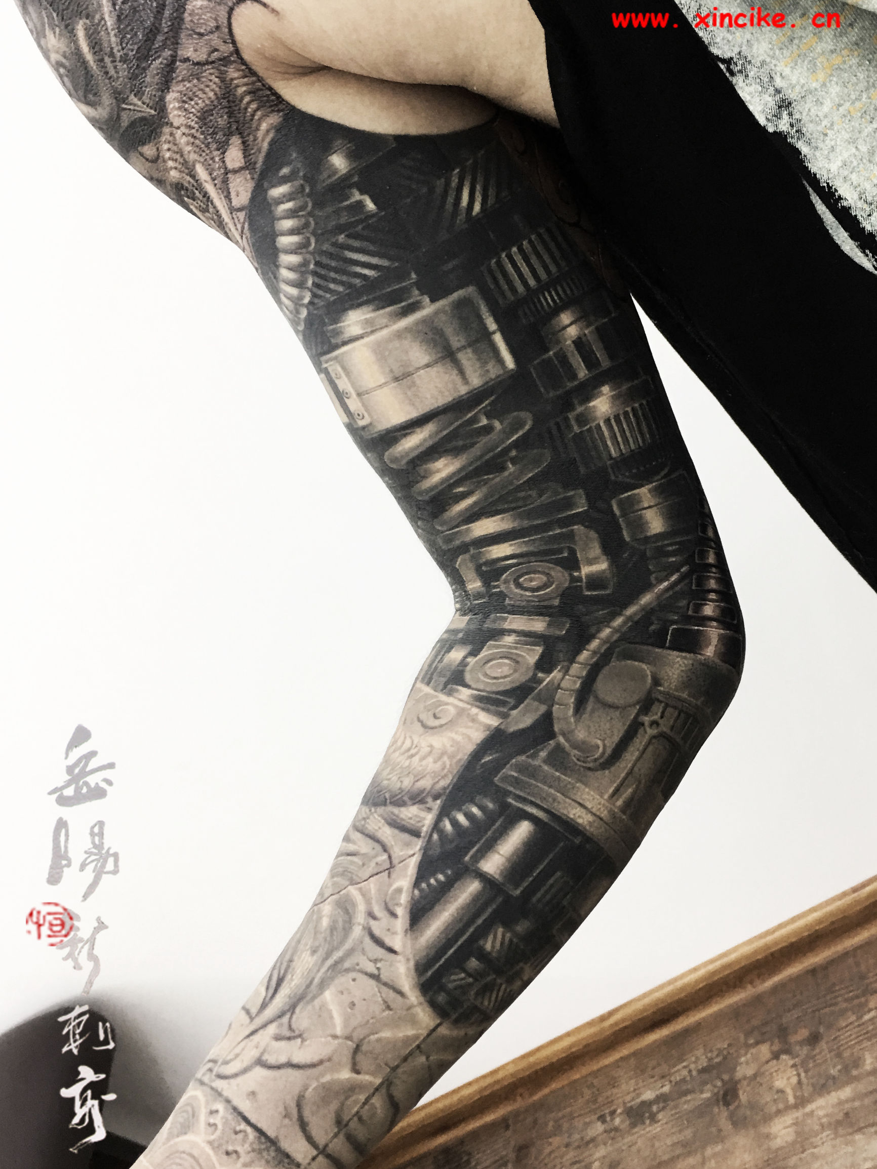 岳阳新刺客纹身图,岳阳新刺客花臂纹身作品