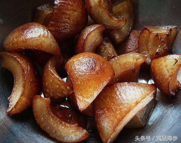 有人说海参太贵吃不起,教你如何快速制作咬得动的活海参