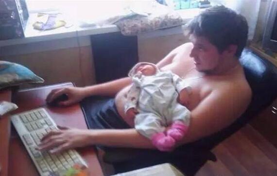 宝妈说“父爱如山”，因为山就那样杵着，一动不动的杵着