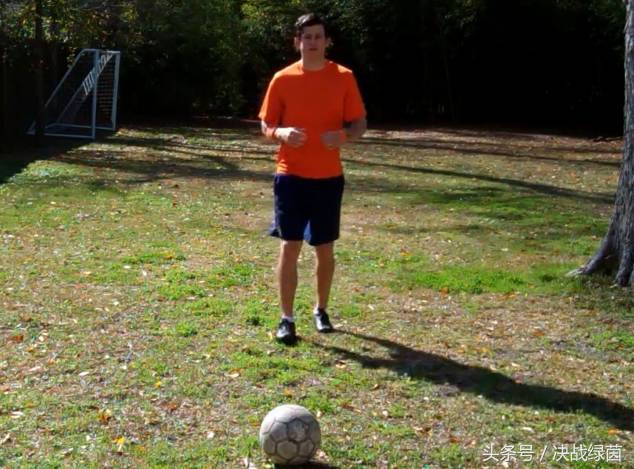 足球外脚背射门教学,足球怎样练习非惯用脚长传