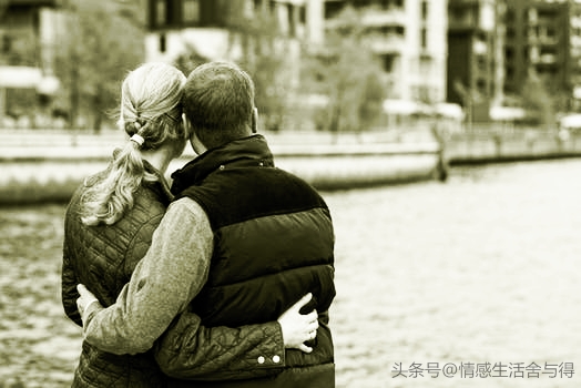 初恋情人分手之后还会继续复合,各自离婚了和初恋在一起