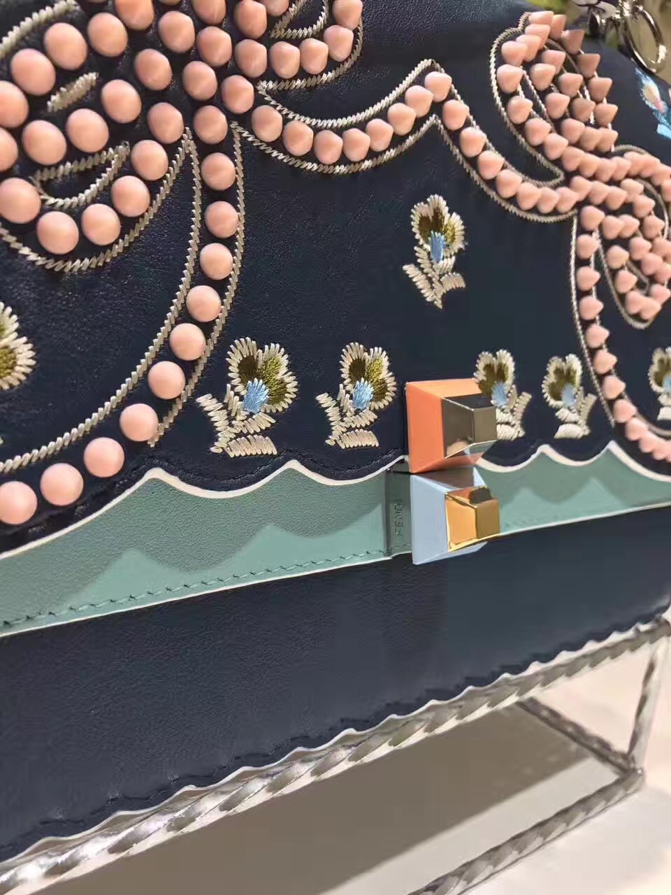 fendi包包大中小,fendi包经典款