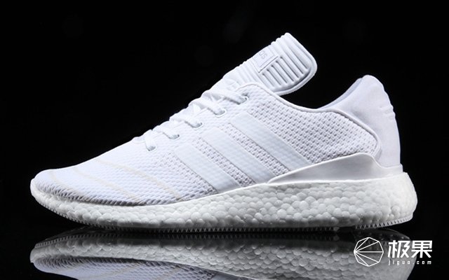 阿迪达斯的中性缓震运动鞋,阿迪袜子鞋