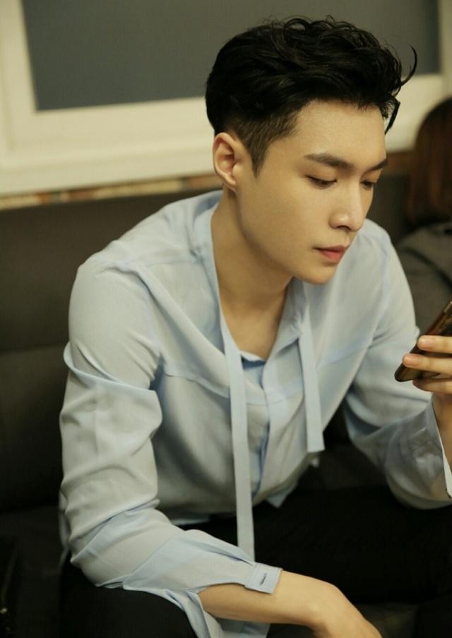 张艺兴精忠报国开嗓台下反应,张艺兴弹幕版精忠报国