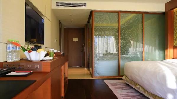 滇池度假区华邑酒店,昆明南亚之门华邑酒店