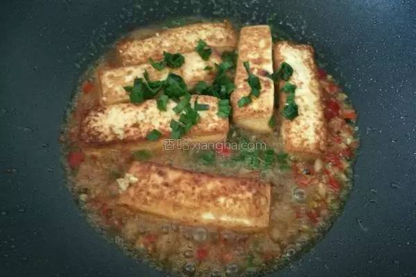 豆腐的这种做法太下饭了，咬一口会爆汁，孩子把盘子都舔干净