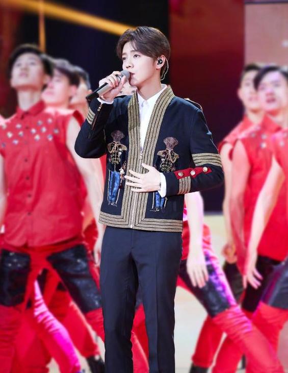 鹿晗鞠婧祎天作之合,鹿晗鞠婧祎多年前同台