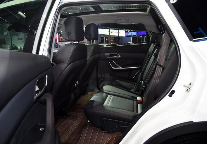 连模仿大咖众泰都转原创风了,这款15万的七座四不像凭啥能火?