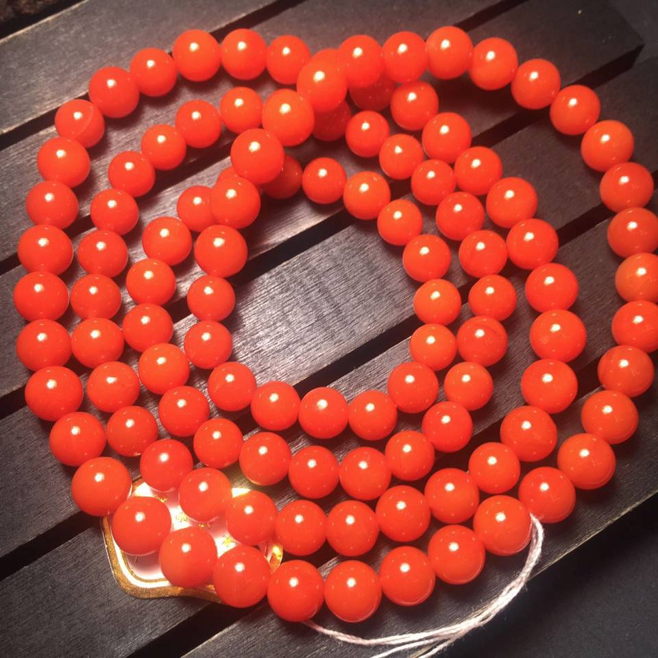 樱桃红南红玛瑙鉴别最简单方法,樱桃红南红手串戴着有什么好处