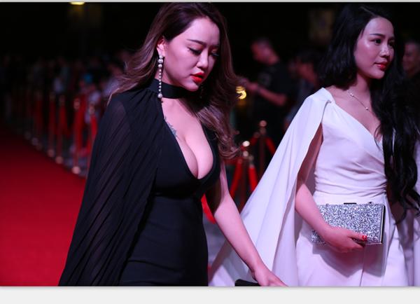 第四届2017重庆女神PARTY近千女神集体潮趴