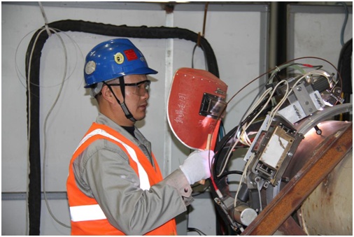 “核二代”焊将罗开峰：自创“盲焊”技术成就“大师宝典”