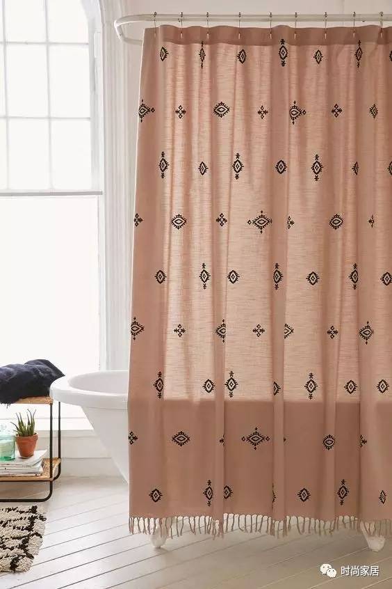 自从卫生间有了浴帘,浴帘太轻了洗澡怎么处理