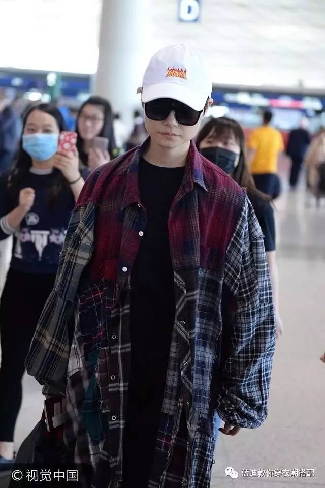 李宇春皮衣怎么搭配裤子,李宇春杨幂的花絮