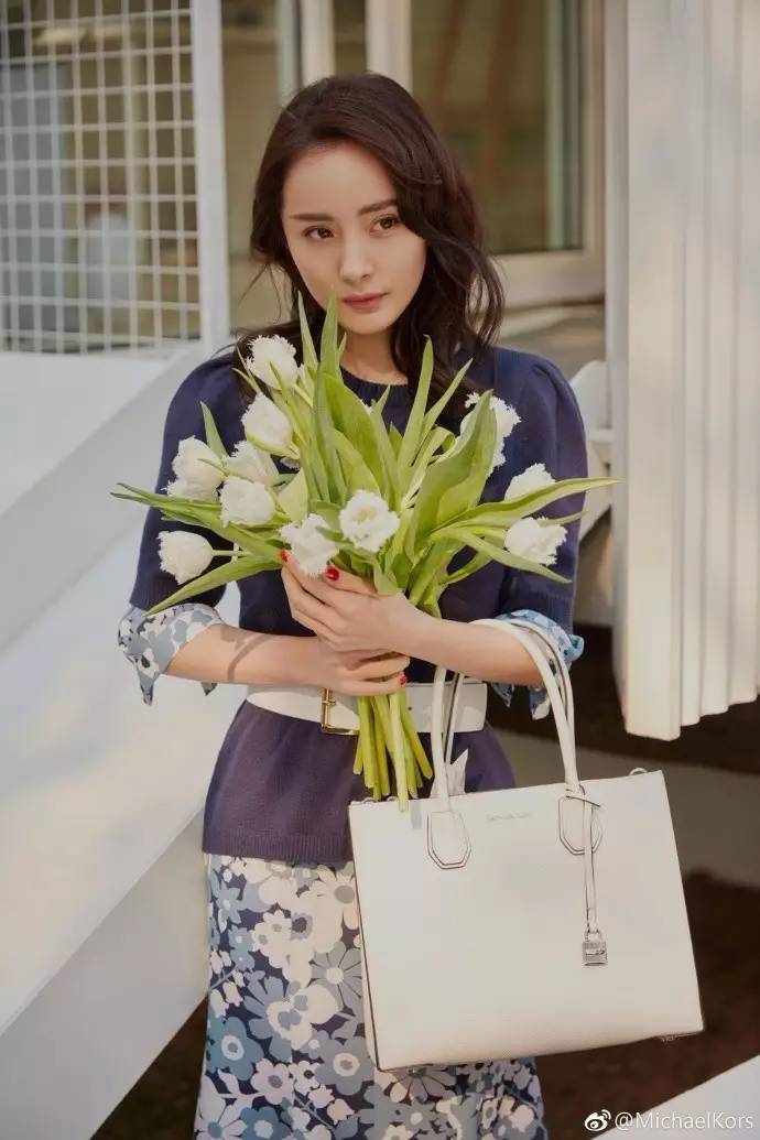 杨幂metgala红毯万寿牡丹现场,杨幂上红毯