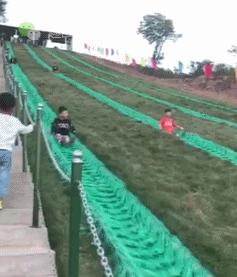 妹子被小龙虾夹,妹子被螃蟹夹了