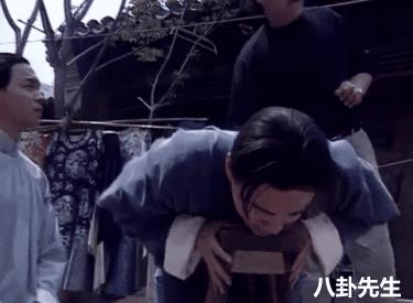 范冰冰被酒瓶爆头,刘德华被殴打,这些明星拍戏真不容易