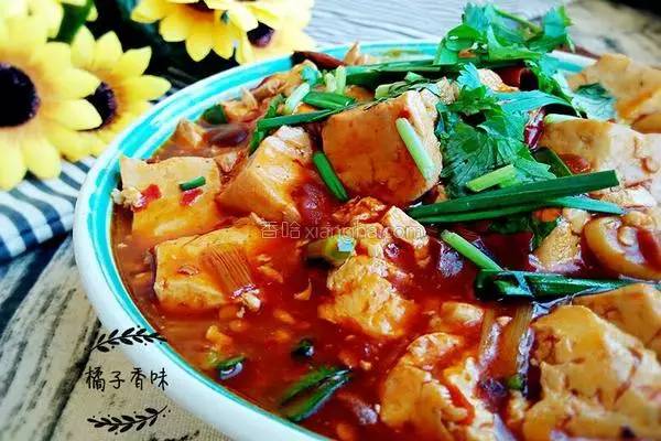 吃素就吃蛋白质丰富得豆腐，好吃到连盘子都能吃掉