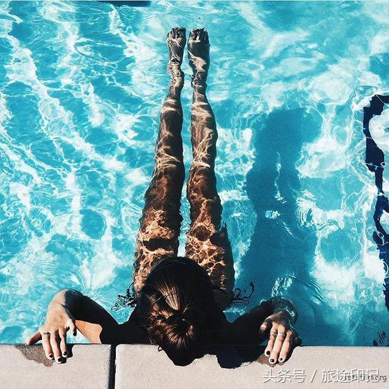 旅行时拍照怎样摆姿势,旅行最佳拍照pose你学会了吗