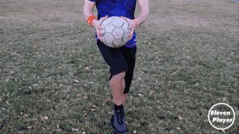 足球高空球落点判断,足球接高空球