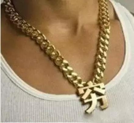 为什么特别穷人想买奔驰宝马,为什么土豪不买米兰呢