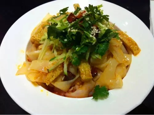 一天卖50份凉面能挣多少钱,卖凉面一个月能赚多少钱